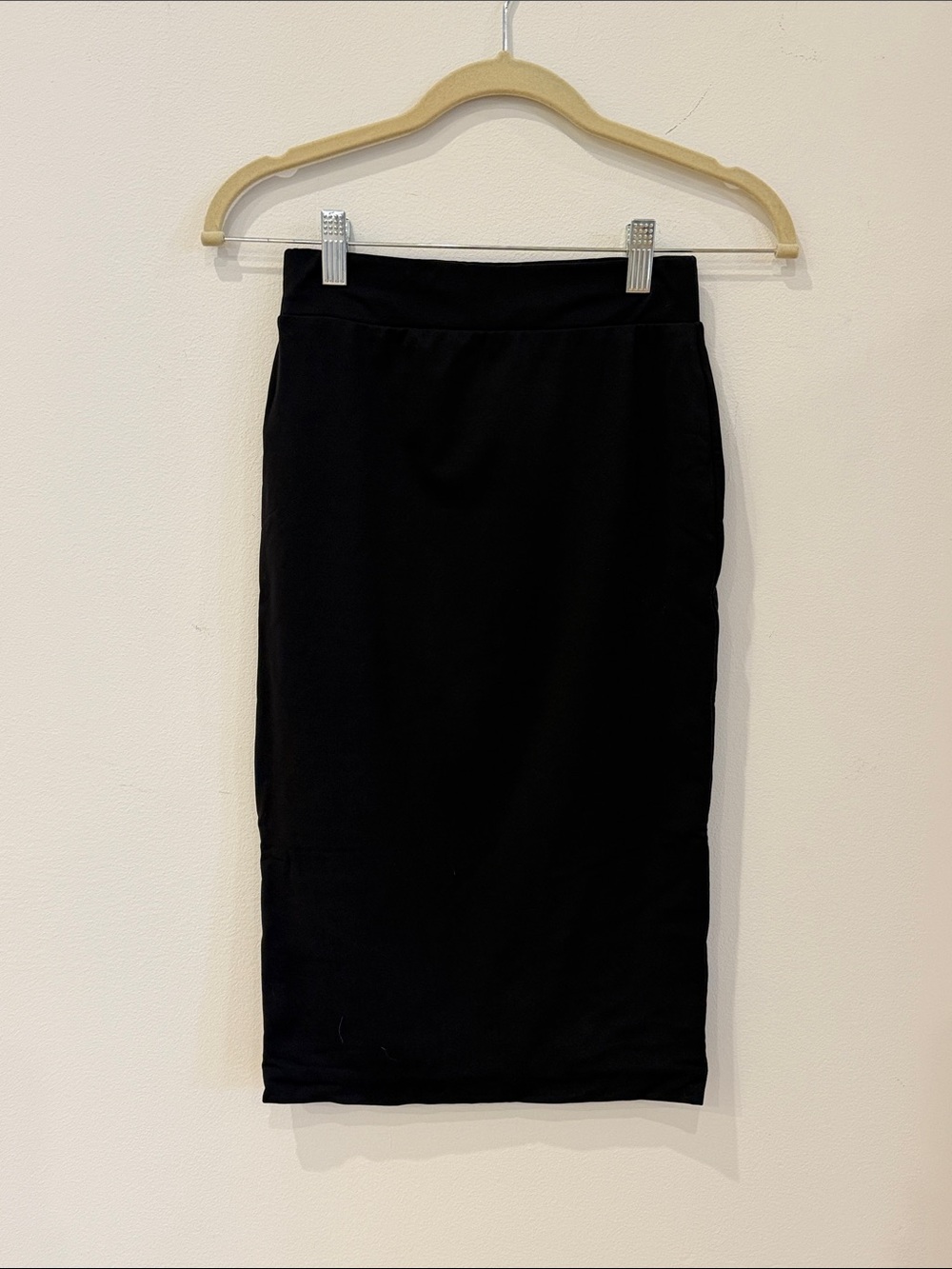Aritzia Babaton Contour Black Pencil Skirt